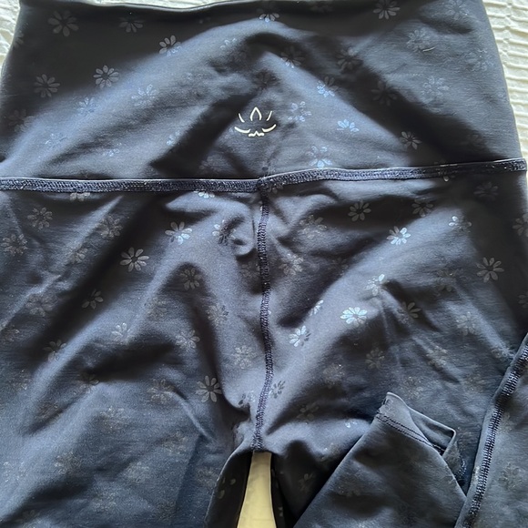 Beyond yoga midi leggings - Picture 3 of 5